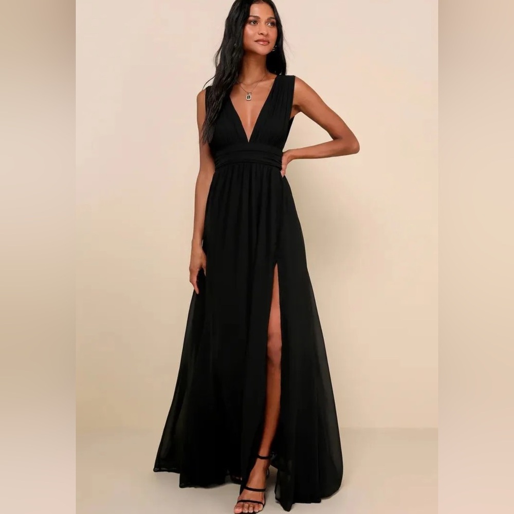NWOT Lulus Long black dress